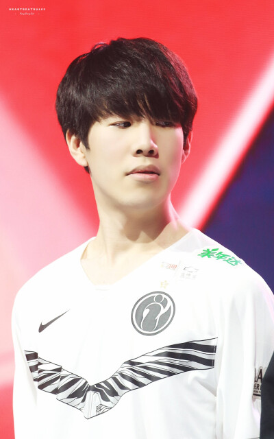 XYG完成KPL首秀，运营还是一大弱点，张大仙对战队成绩持佛系态度