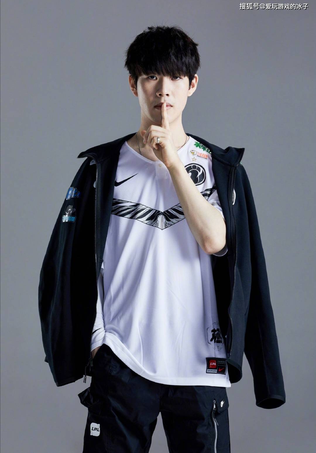 推倒重来，G2老板Carlos更推：祝三位选手一切顺利