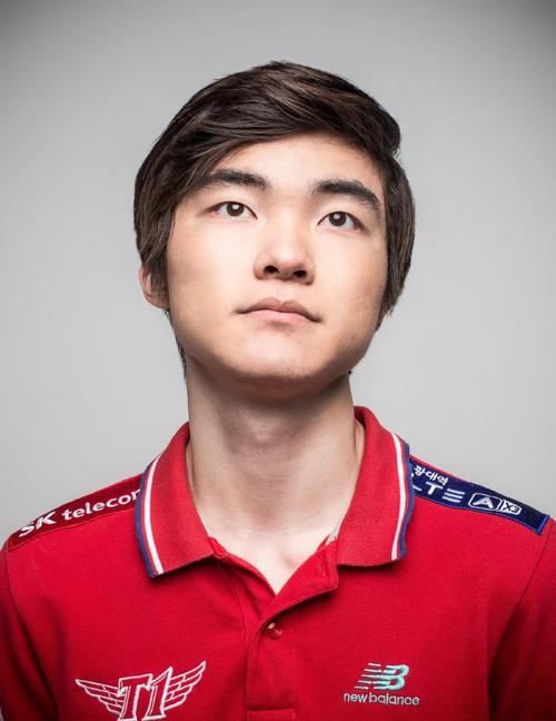 B8 对阵 Imperial ， Heroic 在 BLAST.tv Austin Major 2025 开幕战中与 Chinggis Warriors 交锋